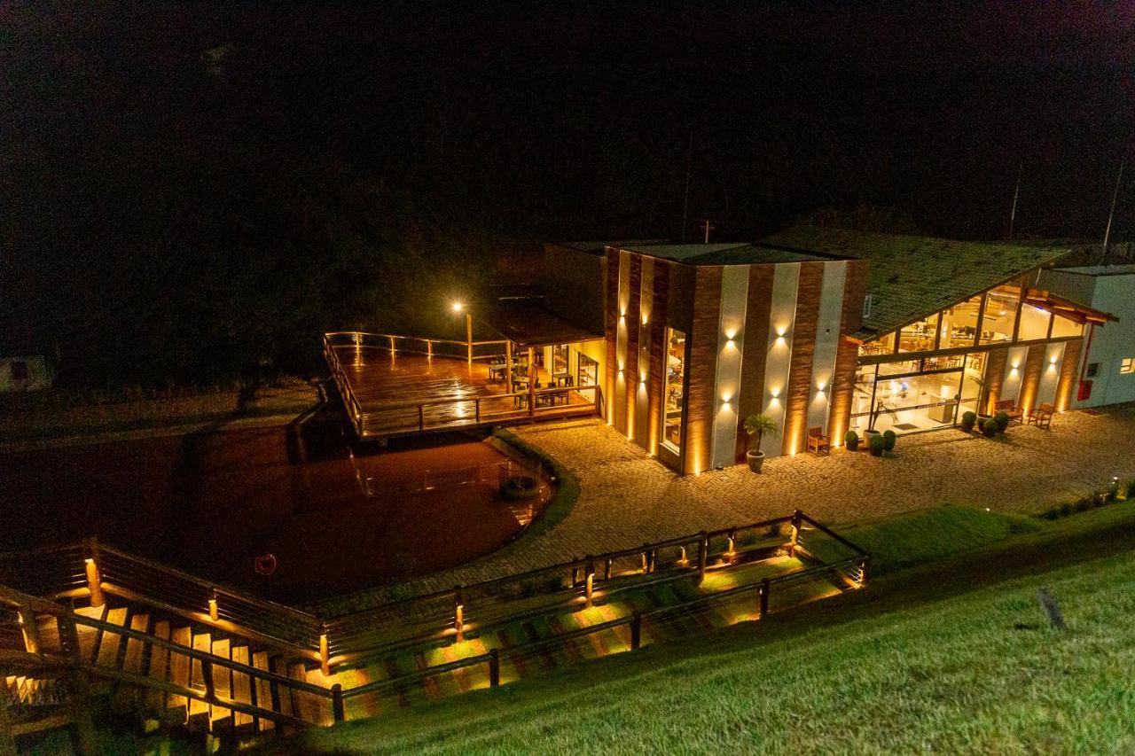 Hotel Chales Capitanias อากวัสจิลิงดอยา ภายนอก รูปภาพ