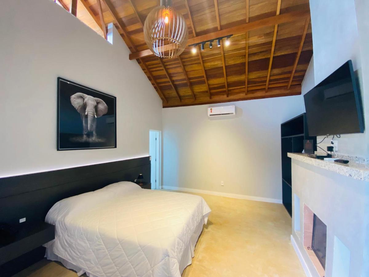 Hotel Chales Capitanias อากวัสจิลิงดอยา ภายนอก รูปภาพ