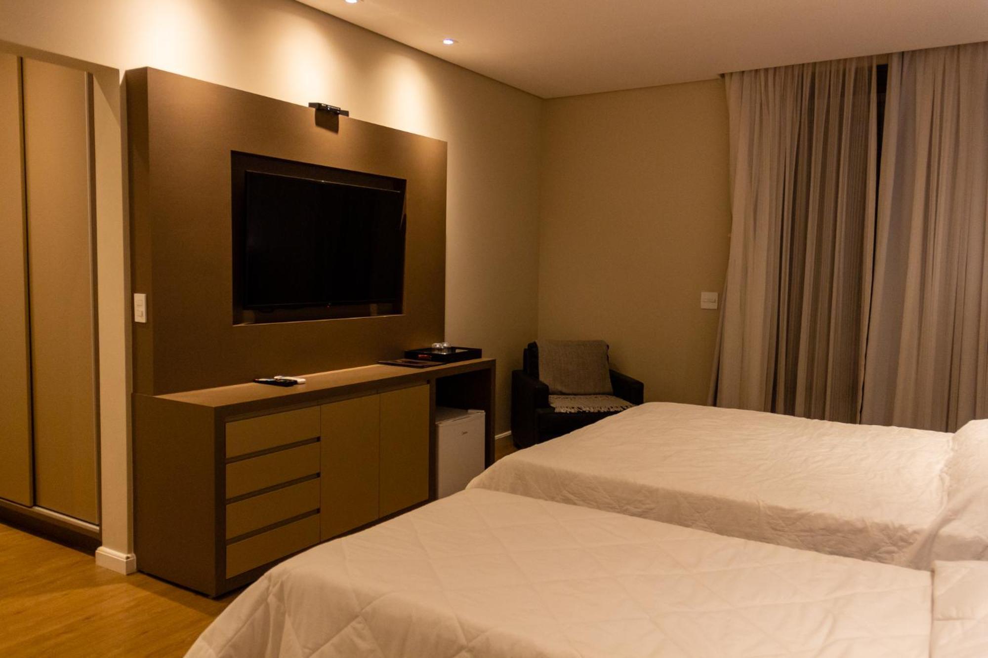 Hotel Chales Capitanias อากวัสจิลิงดอยา ภายนอก รูปภาพ