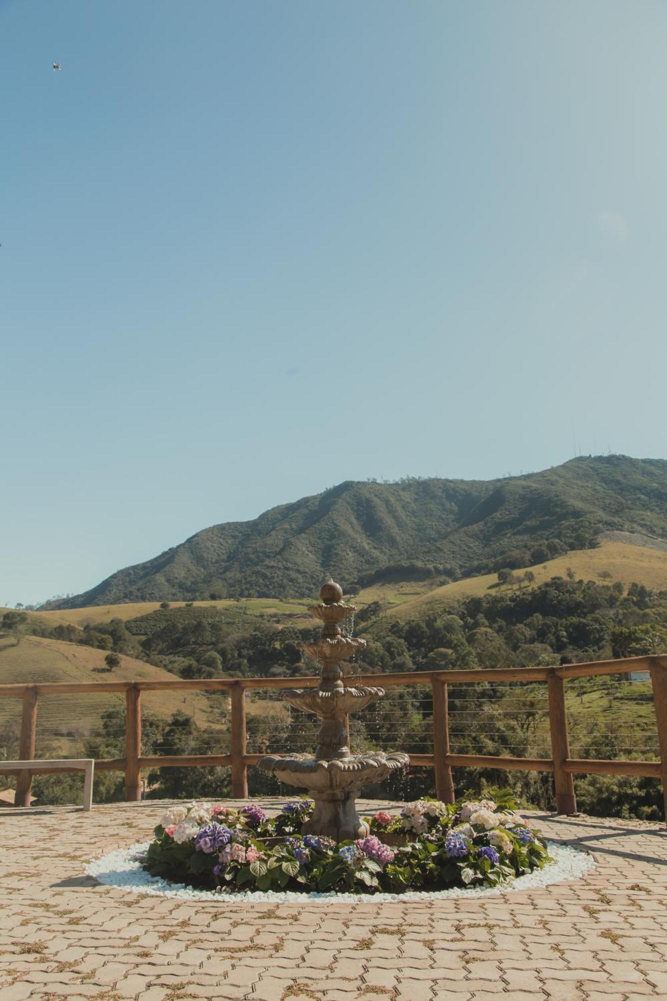 Hotel Chales Capitanias อากวัสจิลิงดอยา ภายนอก รูปภาพ